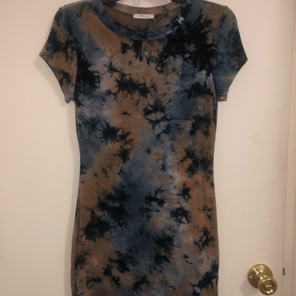Dress - Picture 2 of 3
